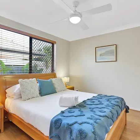 Pet Friendly 5 Bedroom Family Home W Pool At Caloundra Caloundra West Exterior photo